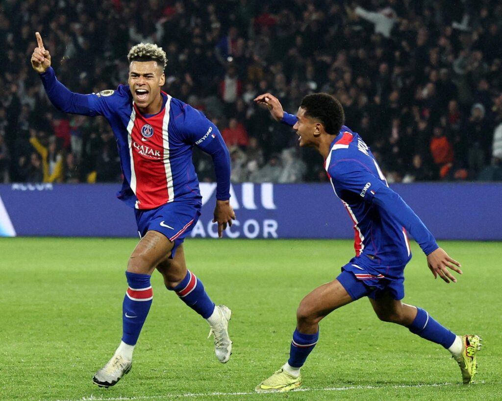 Le PSG à un pas de son cinquième titre consécutif de Ligue 1 après le but tardif de Doué