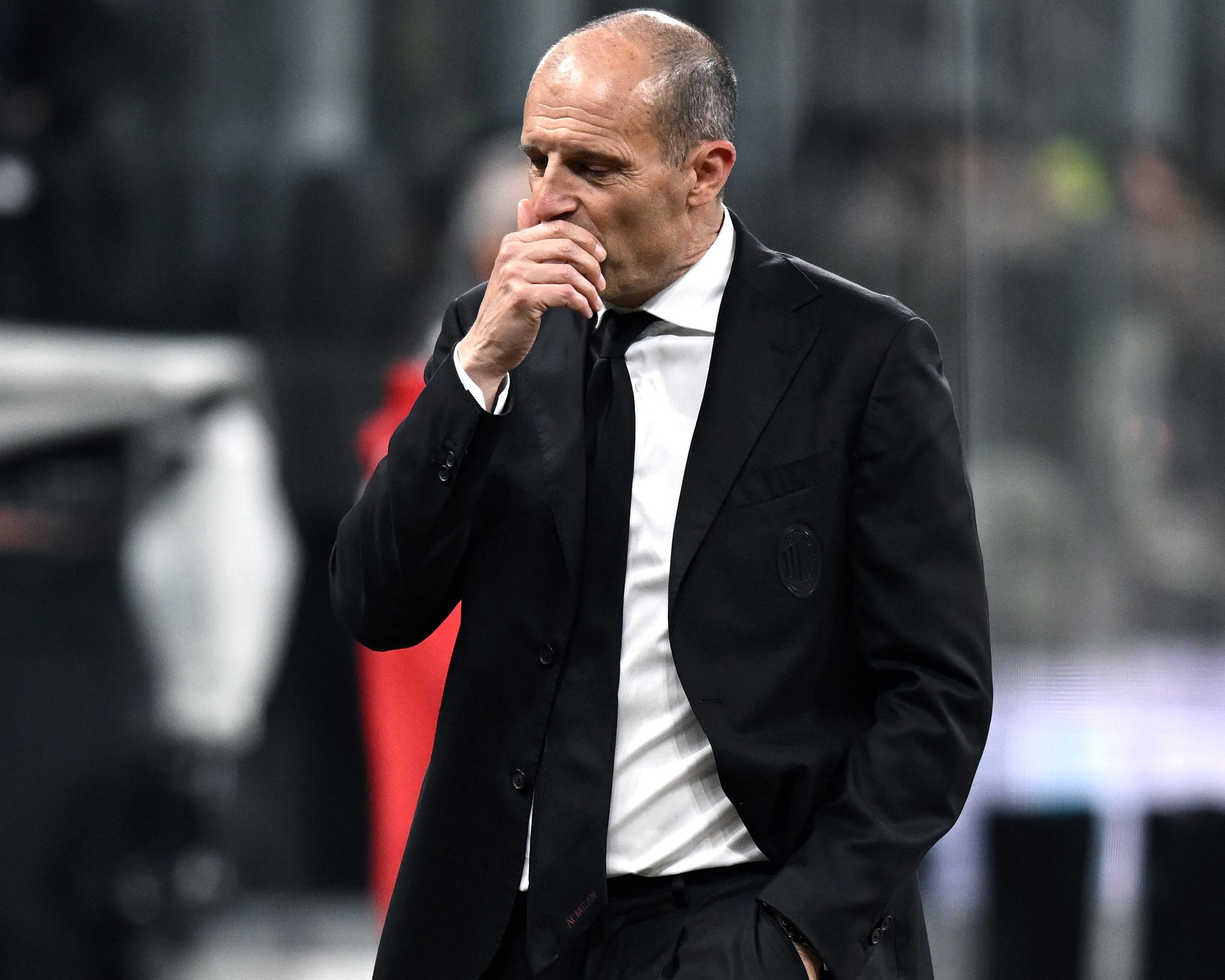 Massimiliano Allegri reacts with disappointment during the Serie A match between Milan and Atalanta