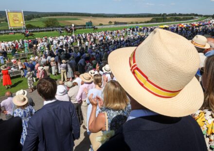 Le Jockey Club annonce une réduction de personnel avant les grands événements de course
