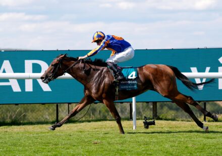 Diamond Necklace Maintient sa Série Invaincue avec une Victoire au Nassau Stakes