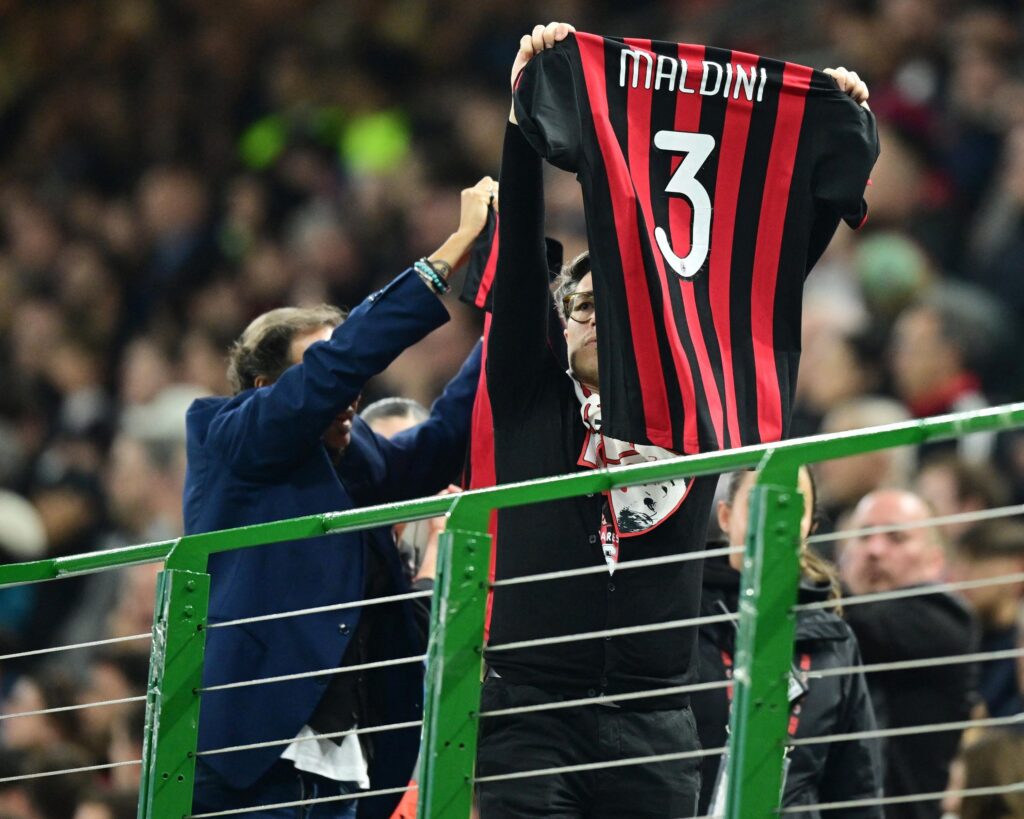Milan déçoit sous l&rsquo;ombre de Maldini alors que la Ligue des champions s&rsquo;éloigne