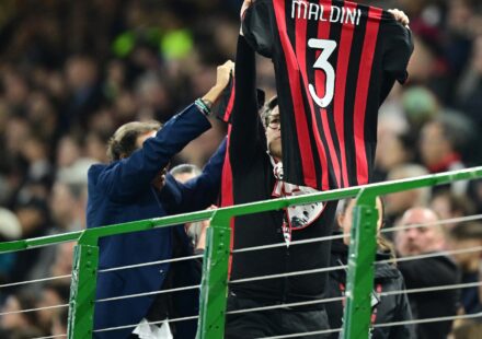Milan déçoit sous l&rsquo;ombre de Maldini alors que la Ligue des champions s&rsquo;éloigne