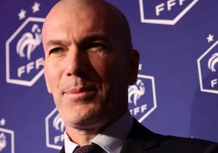 Zinedine Zidane retourne comme entraîneur de l&rsquo;équipe de France après une longue attente