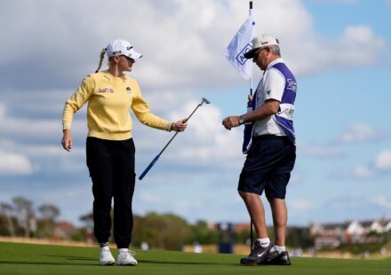 Charley Hull défend son canular sur des cartes à gratter après les critiques