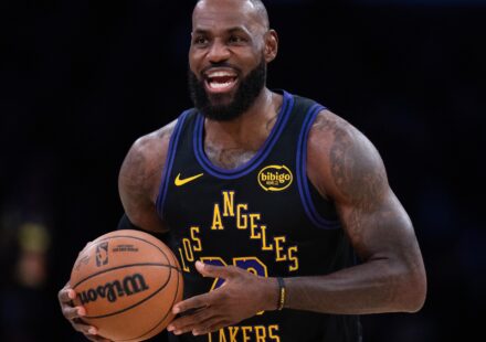 LeBron James rejoint les Philadelphia 76ers avec un contrat de deux ans