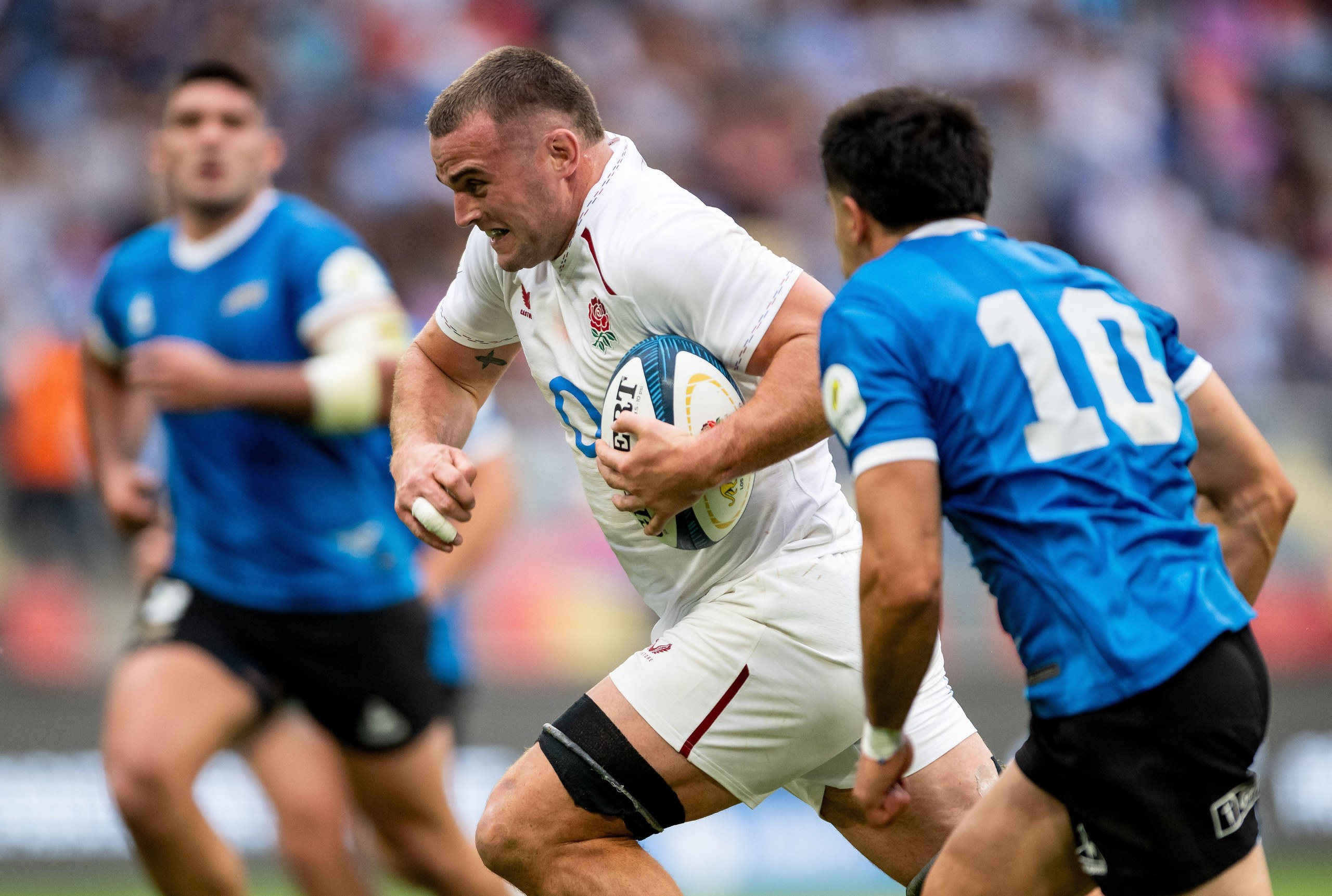 Ben Earl runs with the ball for England