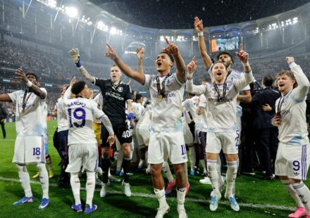 Aston Villa Célèbre Son Triomphe Historique en Ligue Europa