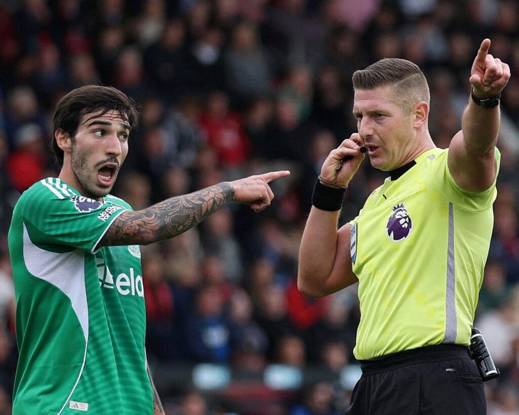 La Premier League autorise la diffusion audio des échanges entre joueurs et arbitres