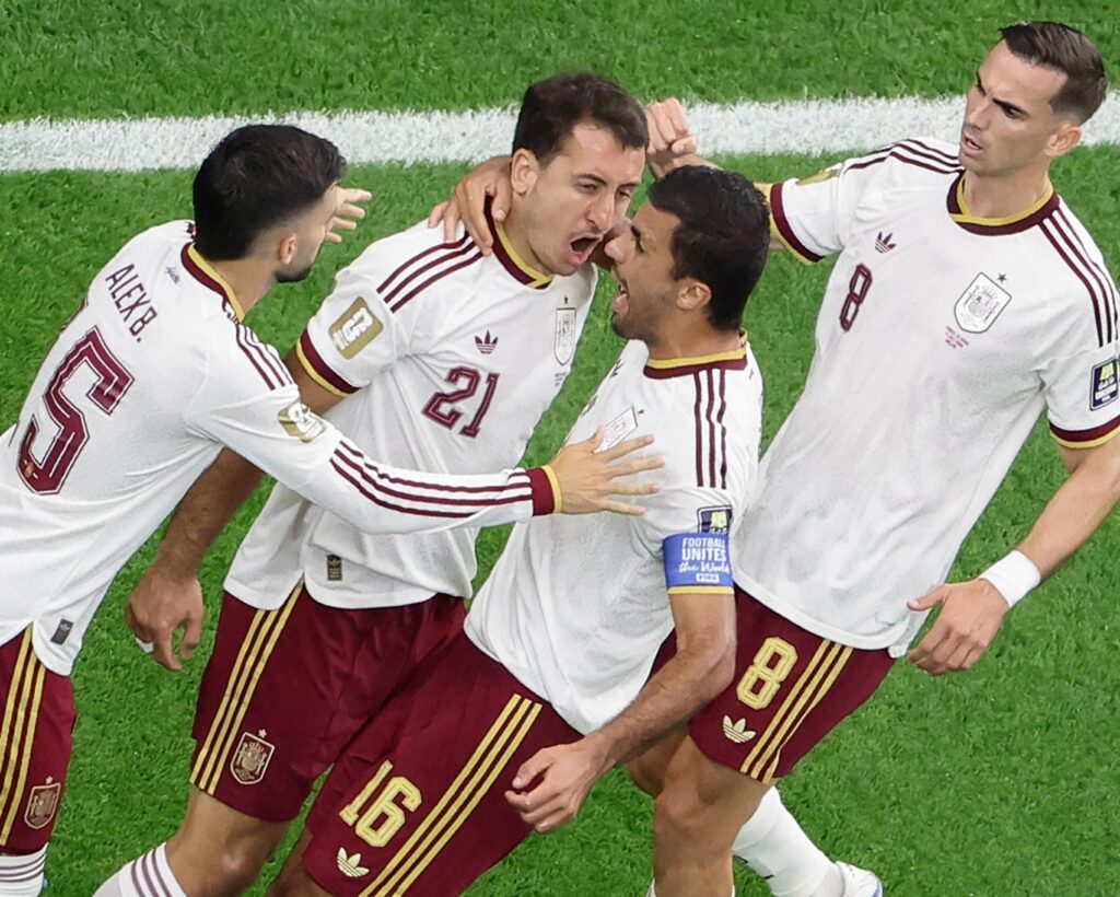 L&rsquo;Espagne domine la France pour atteindre la finale de la Coupe du Monde