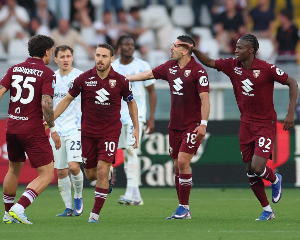 Inter laisse échapper une avance de deux buts, des expulsions de gardiens en Espagne