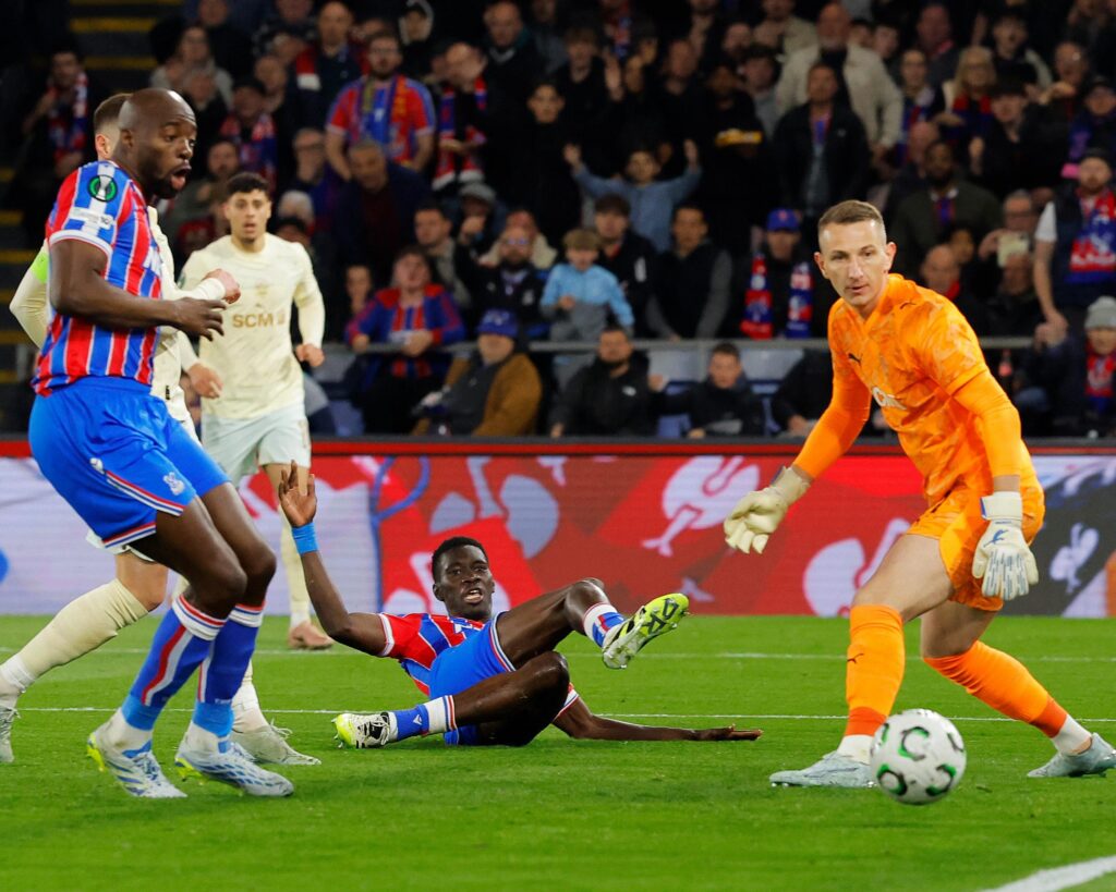 Crystal Palace s&rsquo;impose contre Shakhtar et atteint la finale de la Ligue de conférence
