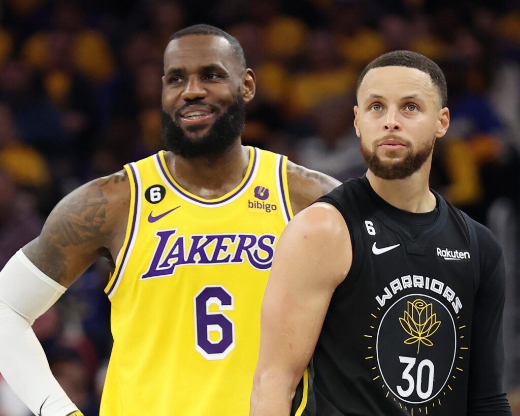 Les Warriors envisagent des échanges pour réunir LeBron James, Stephen Curry et Anthony Davis