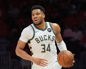 Giannis Antetokounmpo rejoint les Miami Heat dans un échange spectaculaire