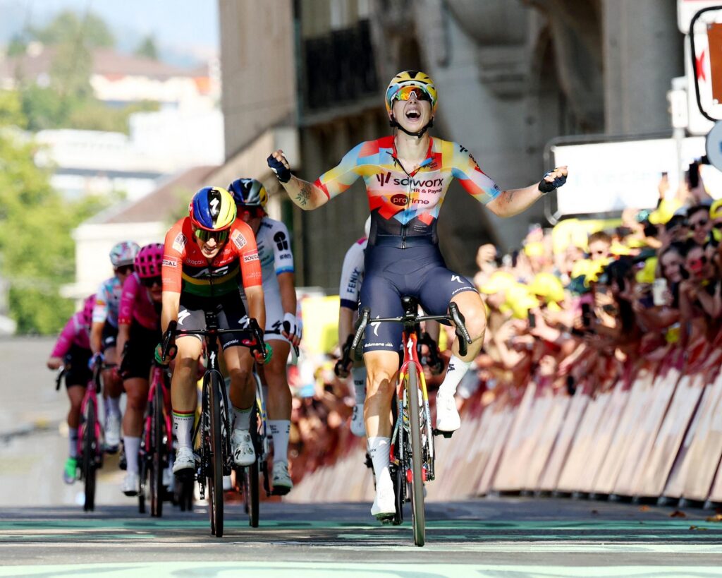 Wiebes wins first stage of Tour de France Femmes, defeating Le Court and Vollering