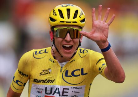 Tadej Pogacar affirme progresser après sa cinquième victoire au Tour de France