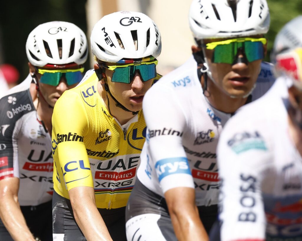 Richard Carapaz remporte la 18e étape du Tour, inquiétudes pour Pogacar