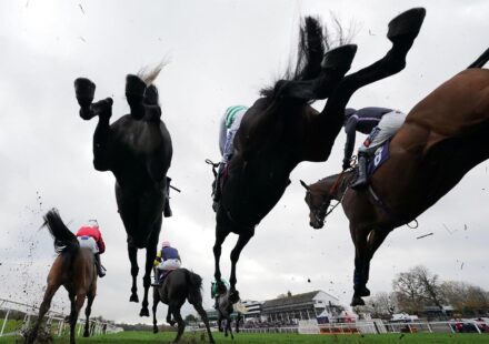 Chepstow célèbre son centenaire et l&rsquo;héritage des courses au Pays de Galles