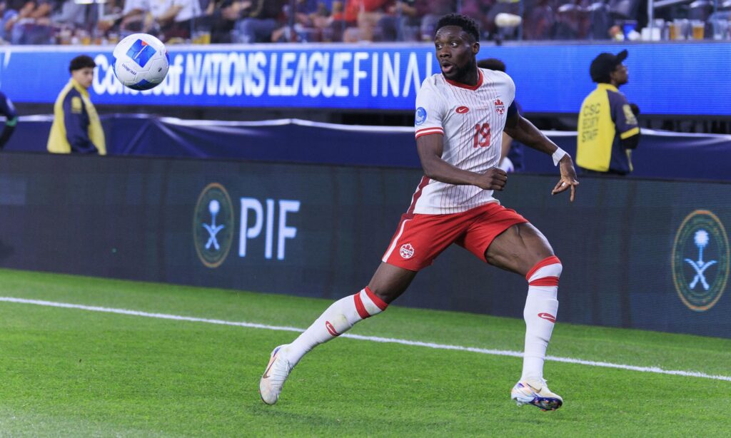 L&rsquo;agent d&rsquo;Alphonso Davies critique la fédération canadienne après sa blessure