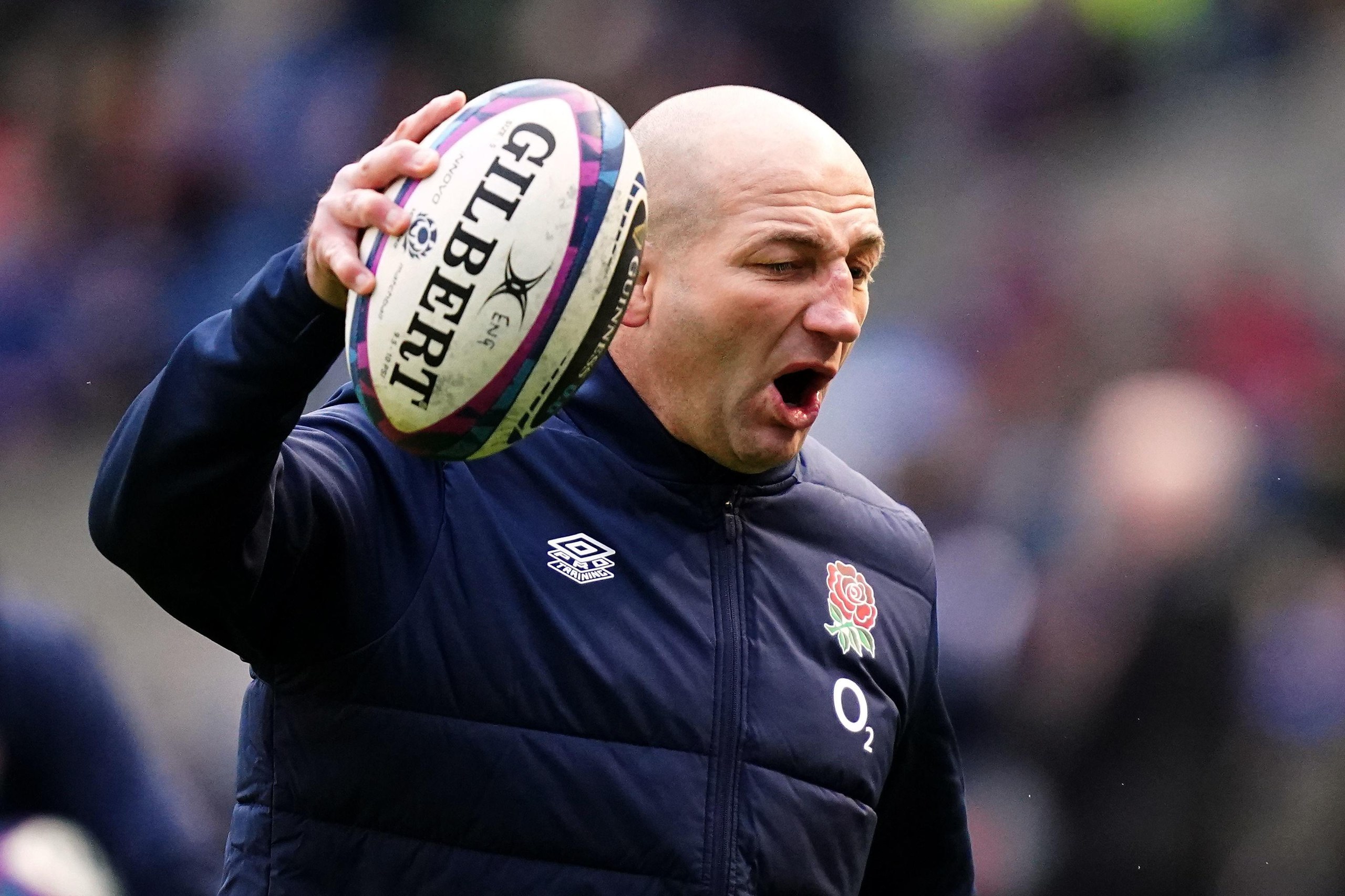 Steve Borthwick throws the rugby ball