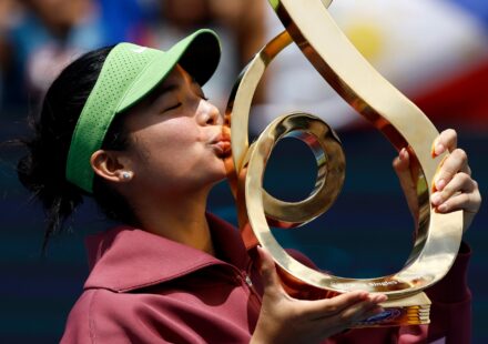 La victoire historique d&rsquo;Alex Eala enflamme la passion du tennis aux Philippines