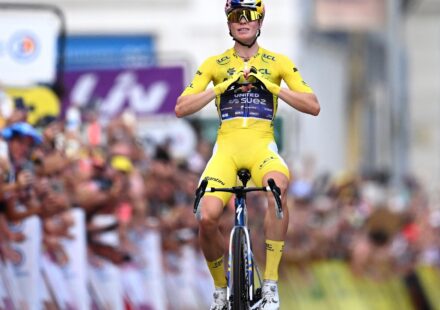 Demi Vollering remporte le Tour de France Femmes après une course palpitante