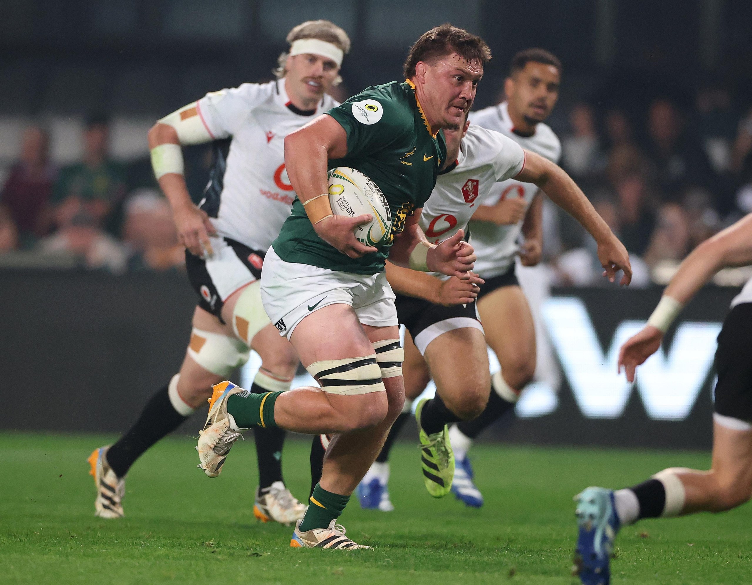 Jasper Wiese of South Africa breaks clear to score the first try