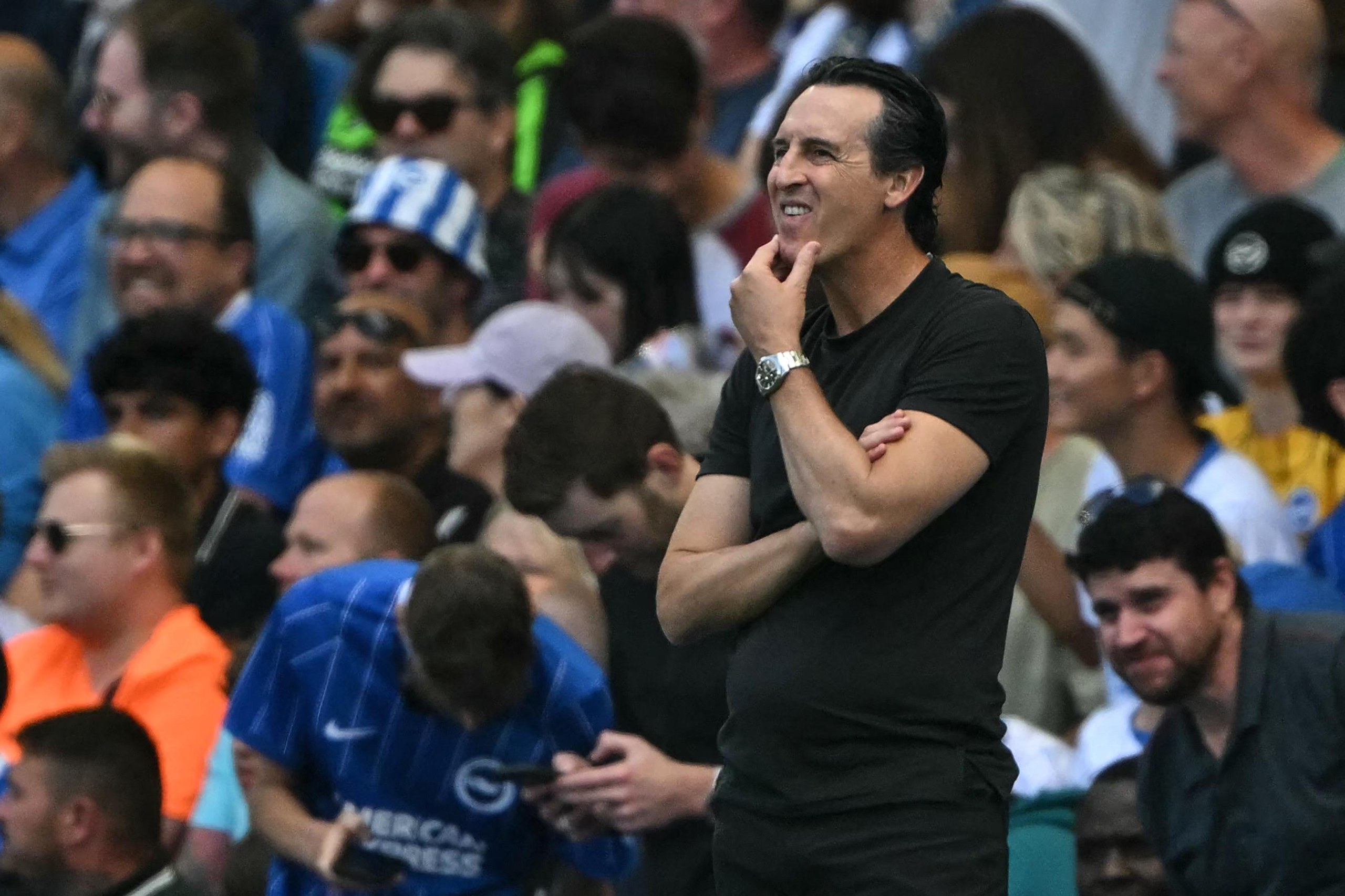 Unai Emery on the touchline