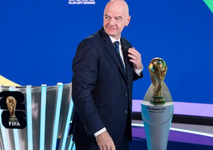 Gianni Infantino confronté à une pression intense après des démissions et critiques