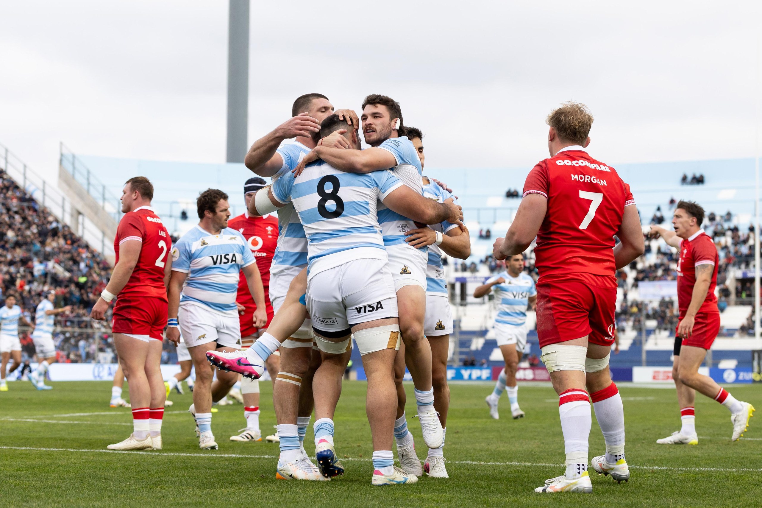 Joaquín Oviedo of Argentina celebrates with his teammates after scoring a try during the 2026 Nations Championship match between Argentina and Wales at the Estadio San Juan del Bicentenario