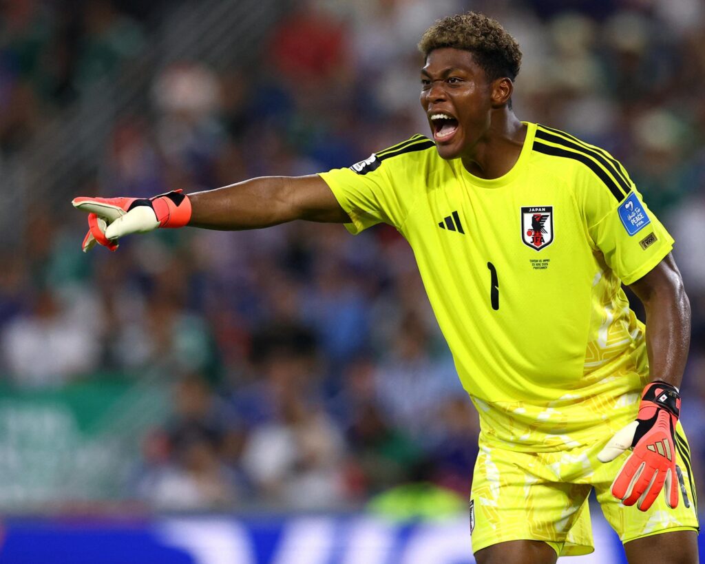 Aston Villa se rapproche de Zion Suzuki pour remplacer Emiliano Martínez