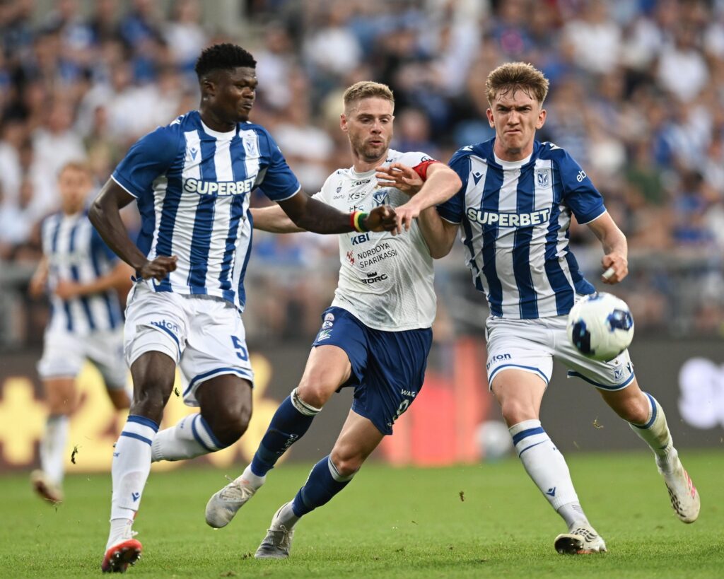 Lech Poznan se rend aux îles Féroé pour un match reporté après un voyage tumultueux