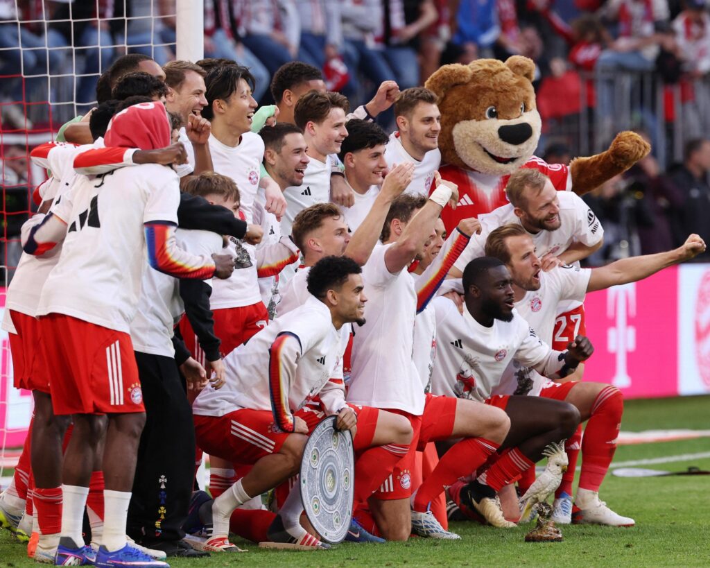 Le Bayern Munich remporte son 35e titre de Bundesliga après une victoire contre Stuttgart