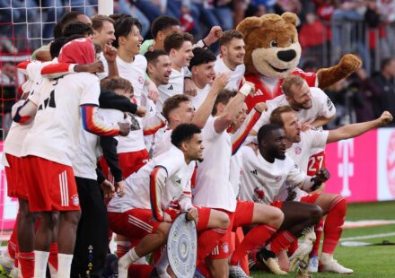 Le Bayern Munich remporte son 35e titre de Bundesliga après une victoire contre Stuttgart