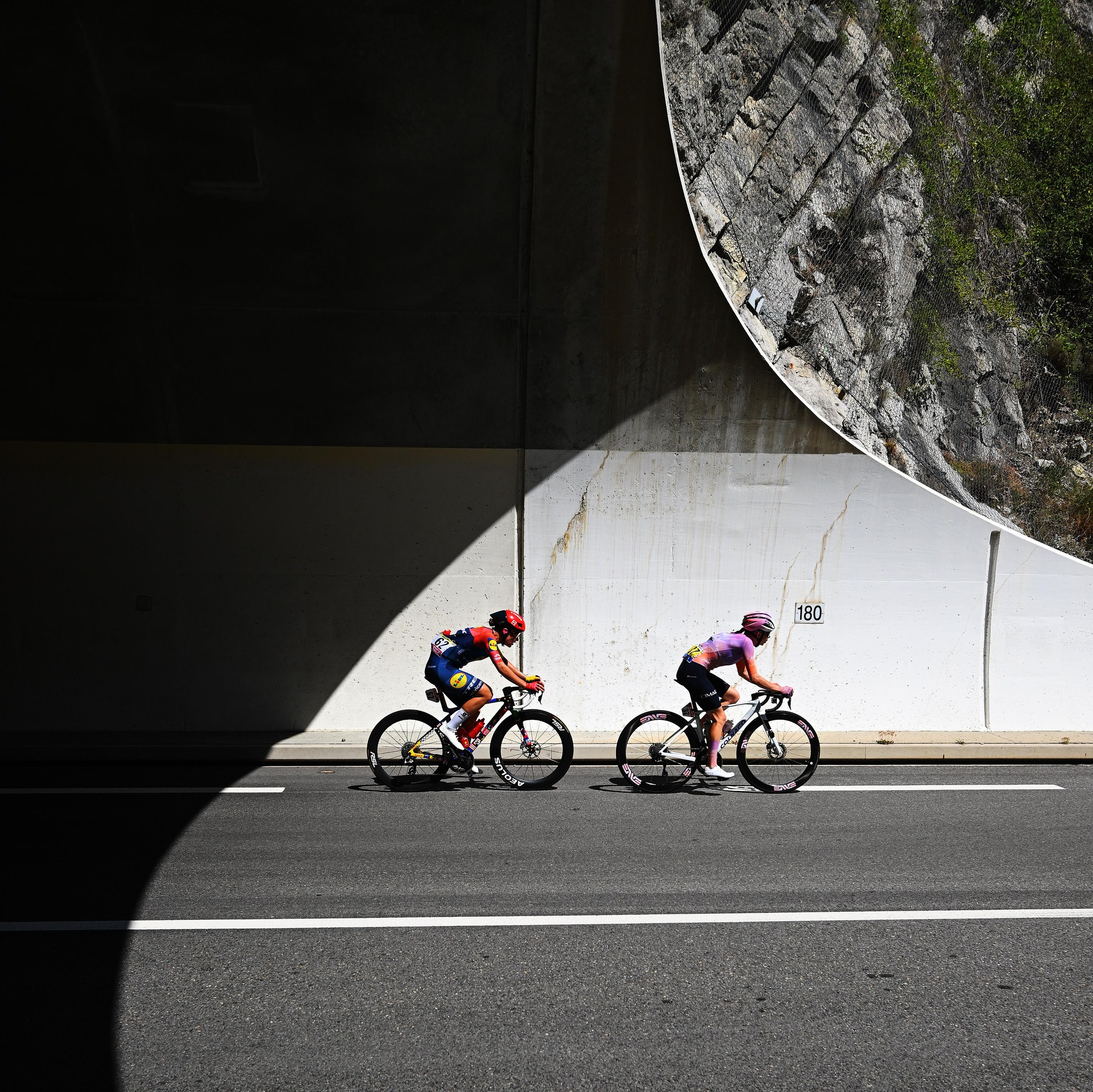 Loes Adegeest of Lidl-Trek (left) and Maeva Squiban of UAE Team L'IMAD in the breakaway.