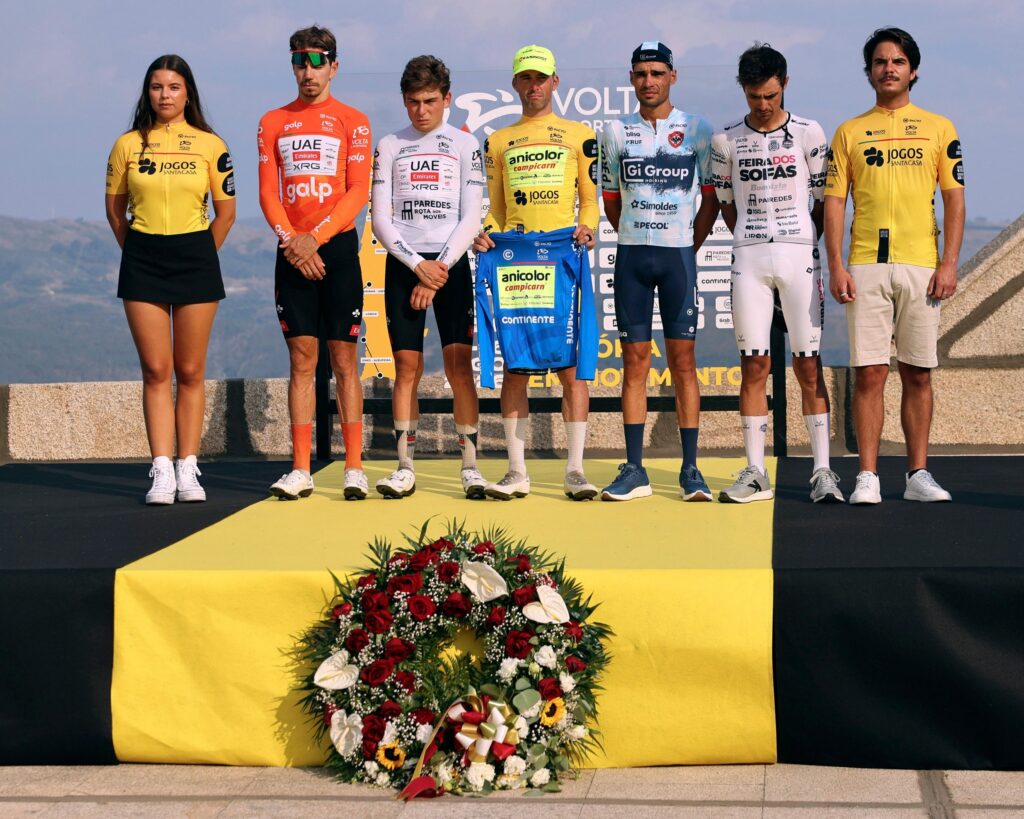 La communauté cycliste en émoi après la mort de Finlay Tarling