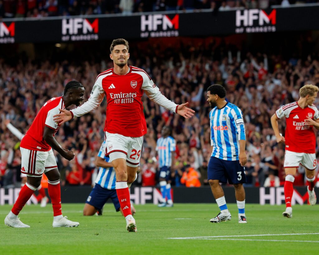 Arsenal commence la défense de son titre avec une victoire écrasante contre Coventry