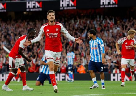 Arsenal commence la défense de son titre avec une victoire écrasante contre Coventry