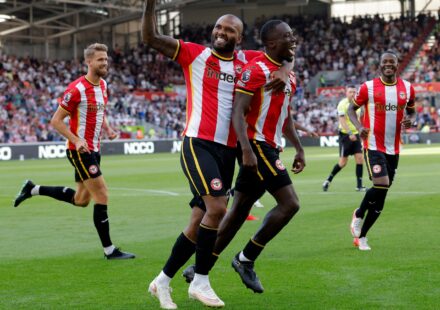 Brentford triomphe 3-0 contre Tottenham pour débuter sa saison