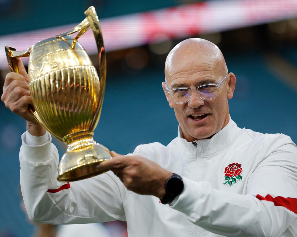 John Mitchell devient citoyen britannique et se prépare pour le tournoi WXV