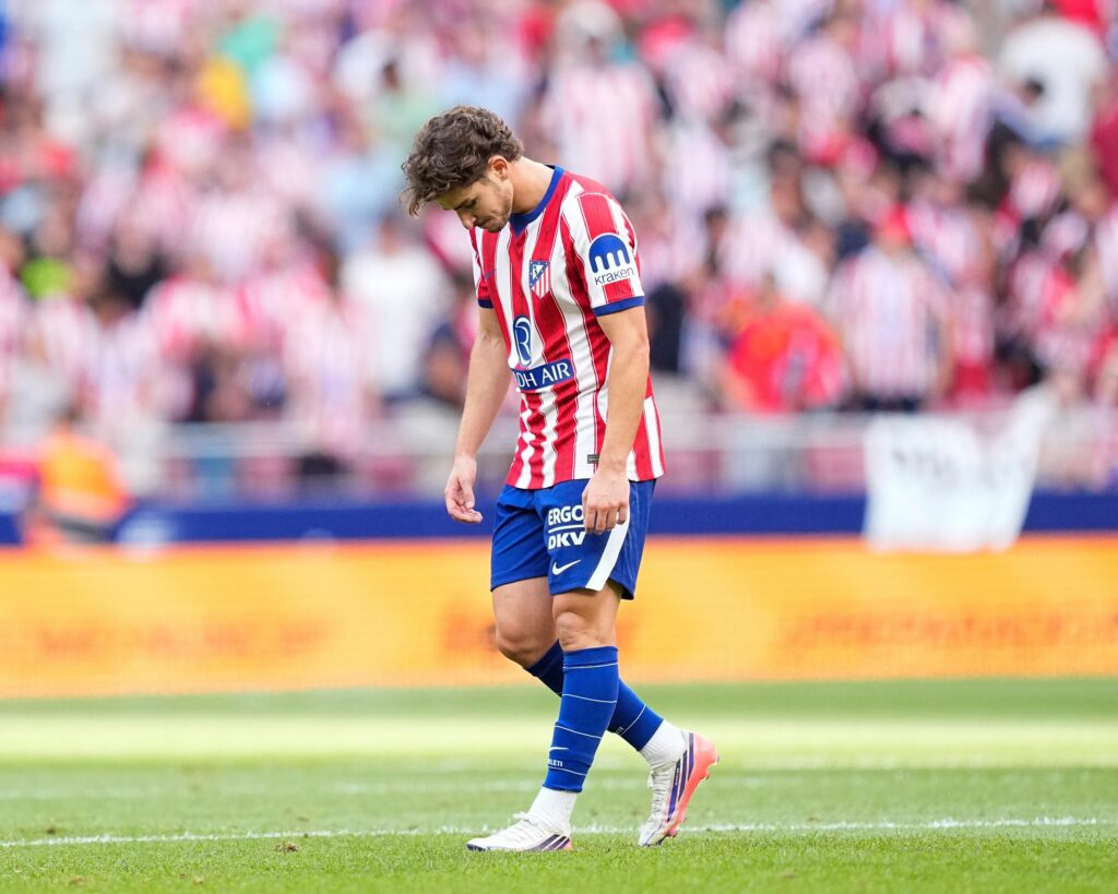 Julián Álvarez marche seul à l&rsquo;Atlético dans une saga de transfert sans fin