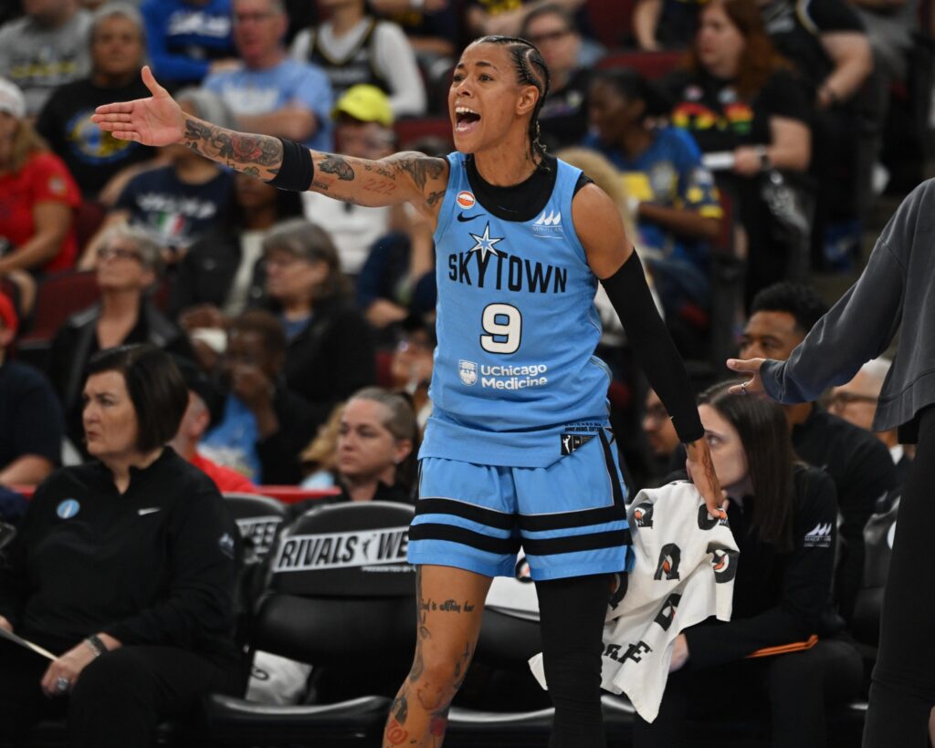 Natasha Cloud critiques les hommes qui lancent des jouets sexuels lors des matchs de la WNBA