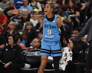 Natasha Cloud critiques les hommes qui lancent des jouets sexuels lors des matchs de la WNBA