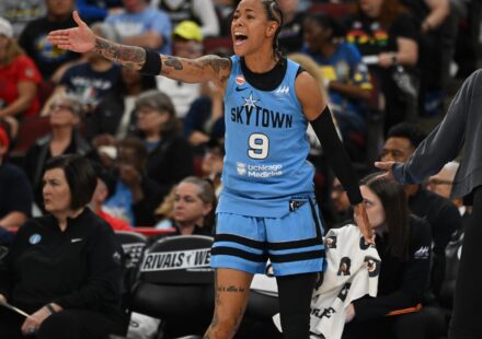 Natasha Cloud critiques les hommes qui lancent des jouets sexuels lors des matchs de la WNBA