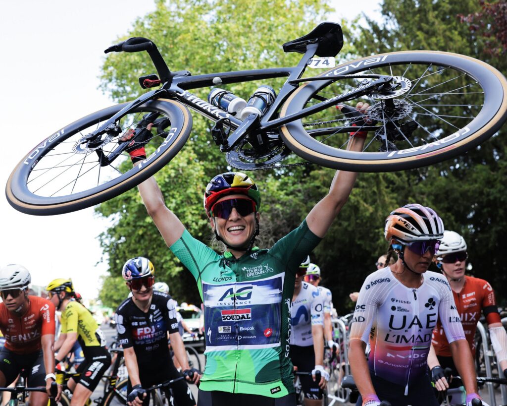 Kim Le Court remporte le Tour de Grande-Bretagne, Wiebes brille au sprint