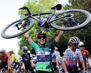 Kim Le Court remporte le Tour de Grande-Bretagne, Wiebes brille au sprint