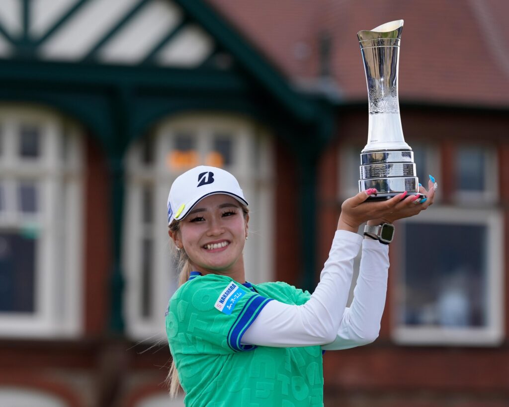 Shiho Kuwaki remporte l&rsquo;Open féminin après un coup malchanceux d&rsquo;Henseleit