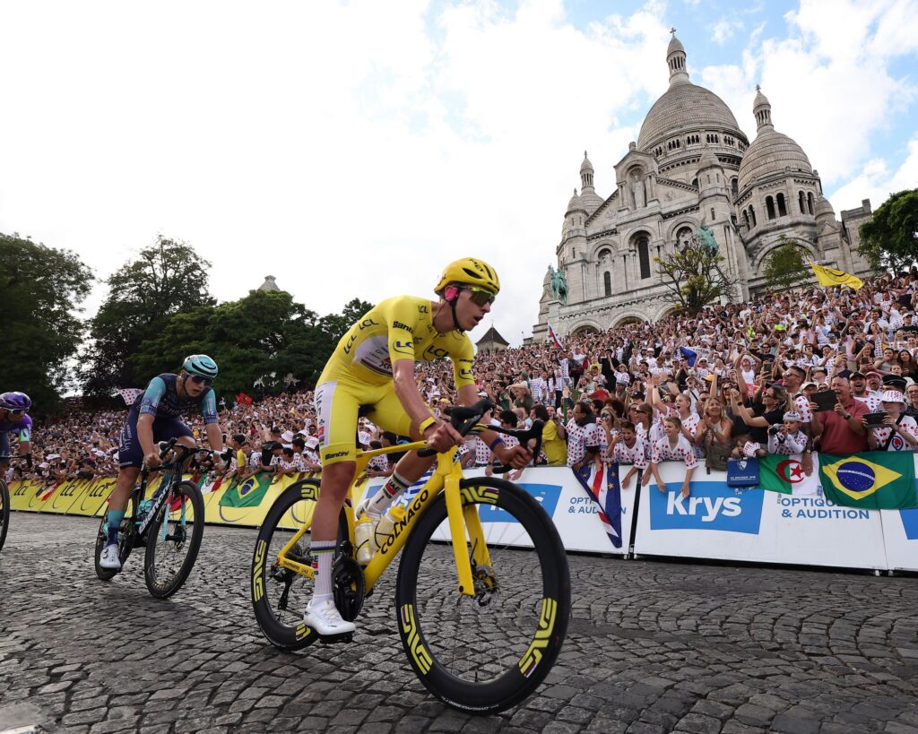 Tadej Pogacar remporte son cinquième Tour de France, égalant un record historique