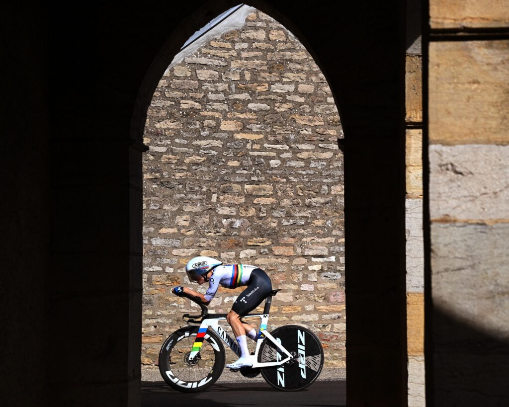 Marlen Reusser s’empare du maillot jaune après la quatrième étape du Tour de France Femmes
