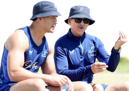 Les Wallabies affrontent le Japon sous une chaleur accablante pour les débuts de Les Kiss
