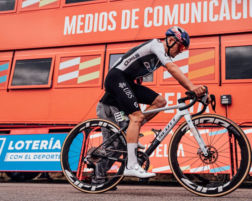 Pidcock en route pour le podium, Vingegaard presque assuré de la victoire à la Vuelta